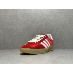 GT Gucci Gazelle Sneaker Red Velvet ‎707864 9STU0 6360