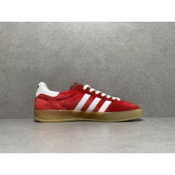 GT Gucci Gazelle Sneaker Red Velvet ‎707864 9STU0 6360