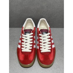 GT Gucci Gazelle Sneaker Red Velvet ‎707864 9STU0 6360