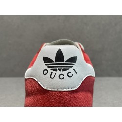 GT Gucci Gazelle Sneaker Red Velvet ‎707864 9STU0 6360