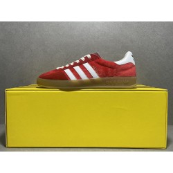 GT Gucci Gazelle Sneaker Red Velvet ‎707864 9STU0 6360