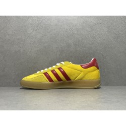 GT Gucci Gazelle Sneaker Yellow Velvet ‎707848 9STU0 7170