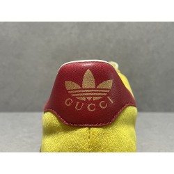 GT Gucci Gazelle Sneaker Yellow Velvet ‎707848 9STU0 7170