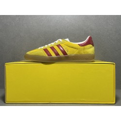 GT Gucci Gazelle Sneaker Yellow Velvet ‎707848 9STU0 7170