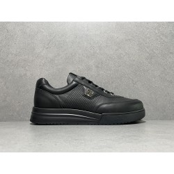 GT Givenchy G4 Sneakers Black Leather BH0070H1AU-001