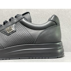 GT Givenchy G4 Sneakers Black Leather BH0070H1AU-001