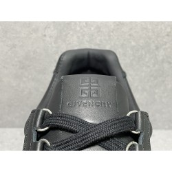 GT Givenchy G4 Sneakers Black Leather BH0070H1AU-001