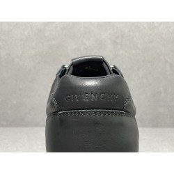 GT Givenchy G4 Sneakers Black Leather BH0070H1AU-001