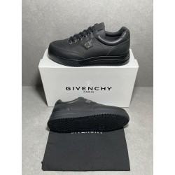 GT Givenchy G4 Sneakers Black Leather BH0070H1AU-001