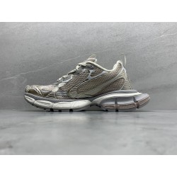 GT Balenciaga 3XL Sneaker Gold