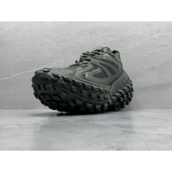 Gt Balenciaga Defender Sneaker Dark Green 685613W2RA63000