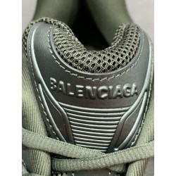 Gt Balenciaga Defender Sneaker Dark Green 685613W2RA63000