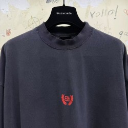 GT Balenciaga Men's Laurel Classic T-shirt in Faded Black