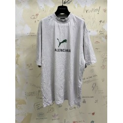 GT  Balenciaga I Puma T-shirt in Dirty White
