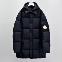 Moncler Zippered Pocket Detachable Hooded Long-Sleeved Down Jacket Black