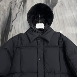 Moncler Zippered Pocket Detachable Hooded Long-Sleeved Down Jacket Black