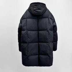 Moncler Zippered Pocket Detachable Hooded Long-Sleeved Down Jacket Black