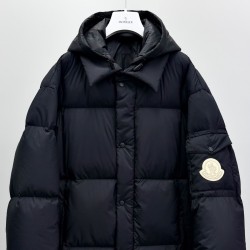 Moncler Zippered Pocket Detachable Hooded Long-Sleeved Down Jacket Black