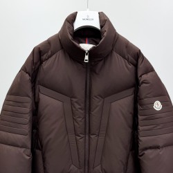 M0ncler Zipper Long Sleeve Down Jacket Army Green