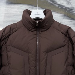 M0ncler Zipper Long Sleeve Down Jacket Army Green