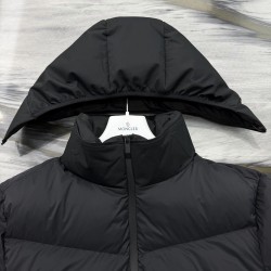 M0ncler FW25 Forez Series Hooded Comfortable Goose Down Jacket