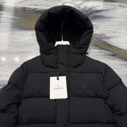 Moncler Solid Color Hooded Down Jacket Black