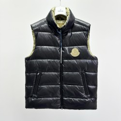Moncler Men's Down Jacket with Logo Patch and Stand Collar Black