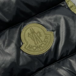 Moncler Men's Down Jacket with Logo Patch and Stand Collar Black