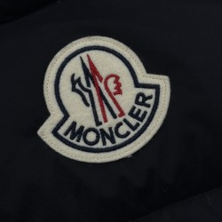 Moncler Padded Corduroy Series Solid Color Long-Sleeved Hoodless Down Jacket Men's Black