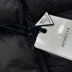 Moncler Levitha Series Slim Fit Comfortable Goose Down Jacket