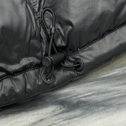 Moncler Levitha Series Slim Fit Comfortable Goose Down Jacket