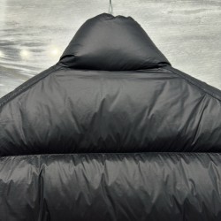 Moncler Levitha Series Slim Fit Comfortable Goose Down Jacket