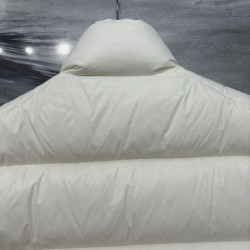 Moncler Levitha Series Slim Fit Comfortable Goose Down Jacket Cream