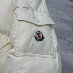 Moncler Levitha Series Slim Fit Comfortable Goose Down Jacket Cream