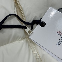 Moncler Levitha Series Slim Fit Comfortable Goose Down Jacket Cream