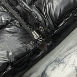 M0ncler Tib Solid Color Logo Patent Leather Stand Collar Short Vest with Down Filling  Black