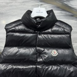 M0ncler Tib Solid Color Logo Patent Leather Stand Collar Short Vest with Down Filling  Black