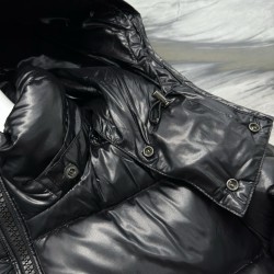 Moncler Maya Series Winter Ski Season Solid Color Down Jacket Black