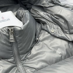Moncler Hooded Short Zip-Up Down Jacket Grey