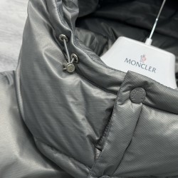 Moncler Hooded Short Zip-Up Down Jacket Grey