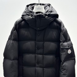 M0ncler Logo Print Double-Front Hooded Long-Sleeve Down Jacket Green