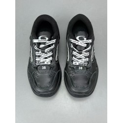 GT Balenciaga Hamptons Worn-Out Black