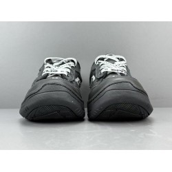 GT Balenciaga Hamptons Worn-Out Black