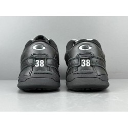 GT Balenciaga Hamptons Worn-Out Black