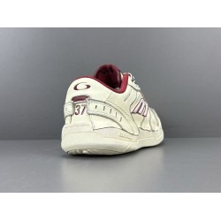 GT GT Balenciaga Hamptons Worn-Out White