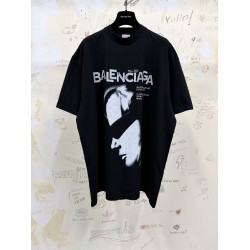 GT Balenciaga Men's Lady In Shades T-shirt in Black