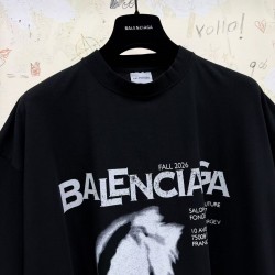 GT Balenciaga Men's Lady In Shades T-shirt in Black