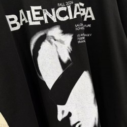 GT Balenciaga Men's Lady In Shades T-shirt in Black
