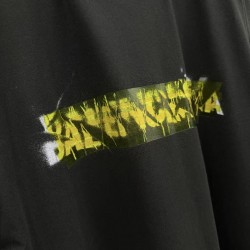 GT Balenciaga Men's Messy Spray T-shirt in Black