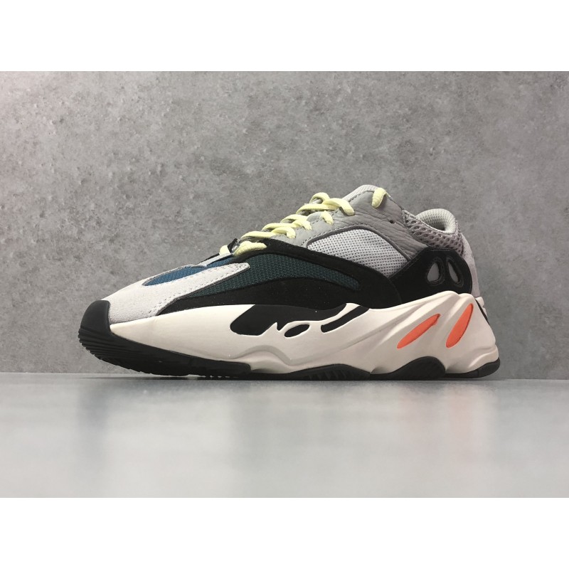 yeezy wave runner 700 prezzo